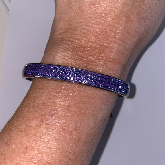 Chelsea Hill Stainless Steel bangle bracelet. - Picture 7 of 8